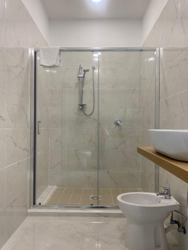 Bathroom 5, Palazzo Sant'Antonio, Napoli