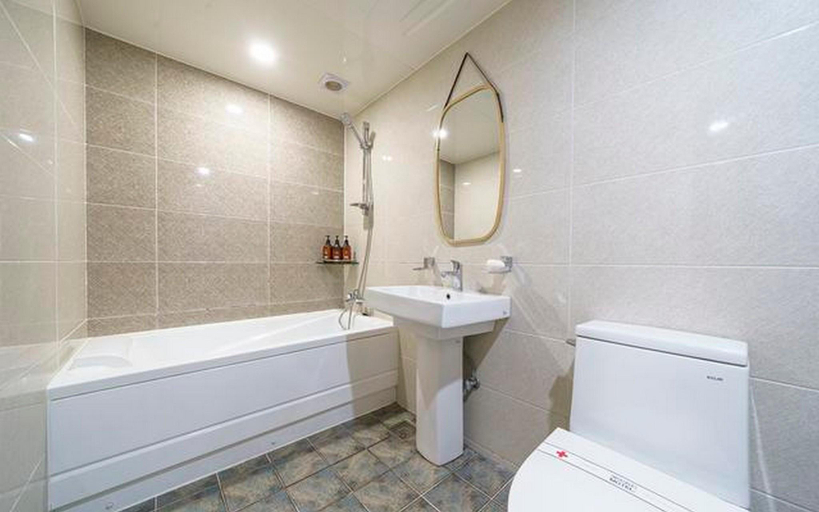 Bathroom 5, Sacheon Hotel WABA, Sacheon