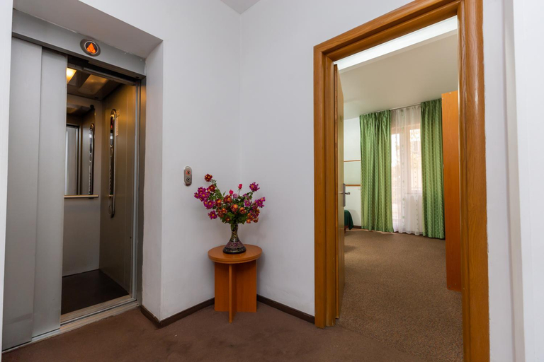 Others 4, Hotel Sir Colentina, Municipiul Bucuresti