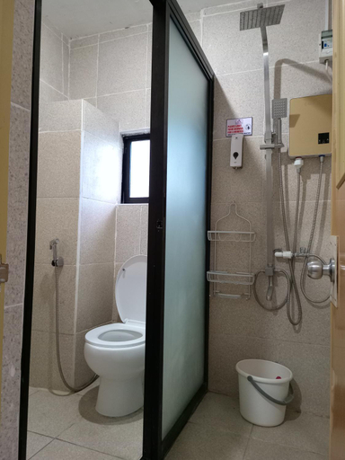 Bathroom 12