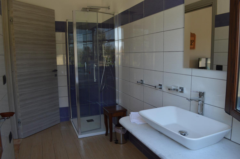 Bathroom, Hotel Cardedu, Ogliastra