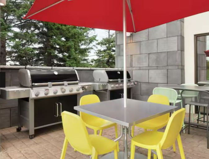 Food & Drinks, Home2 Suites by Hilton Bloomington Normal, McLean
