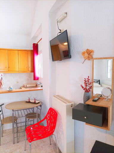 Others 5, Ιno Skiathos, Thessaly