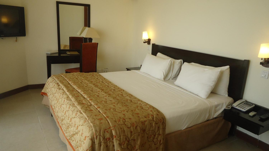 Bedroom 2, Dreamworld Resort, Hotel & Golf Course, Karachi