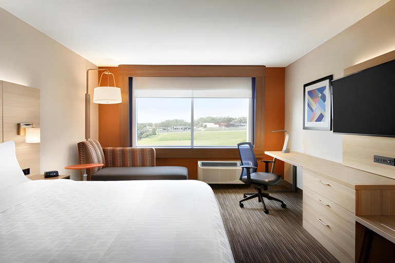 Bedroom 3, Holiday Inn Express And Suites Brighton By IHG, Livingston