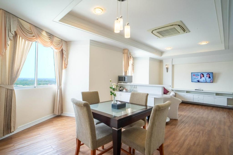 Dining Room 6