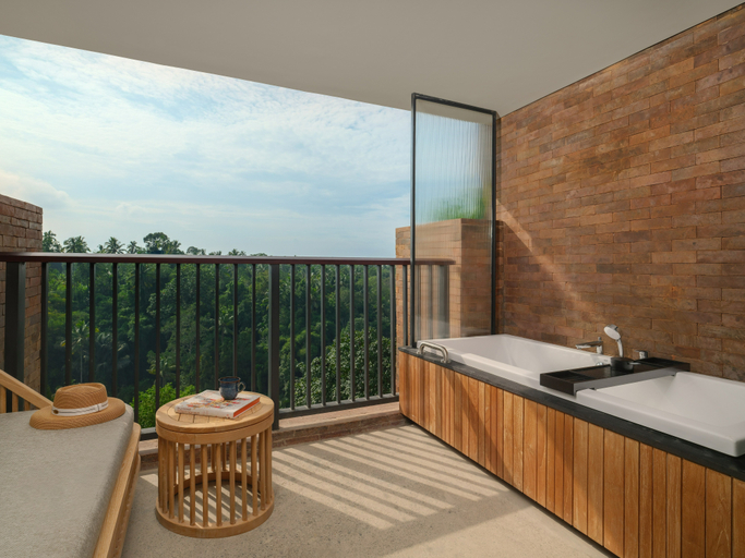 balcony 5