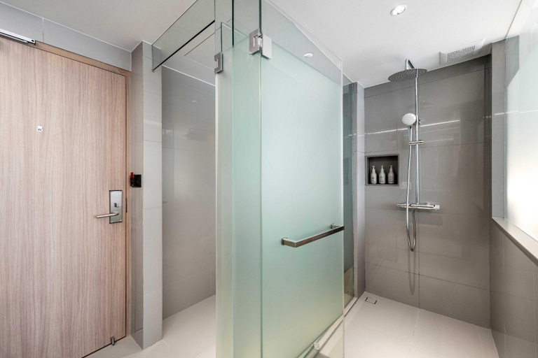 Bathroom 11