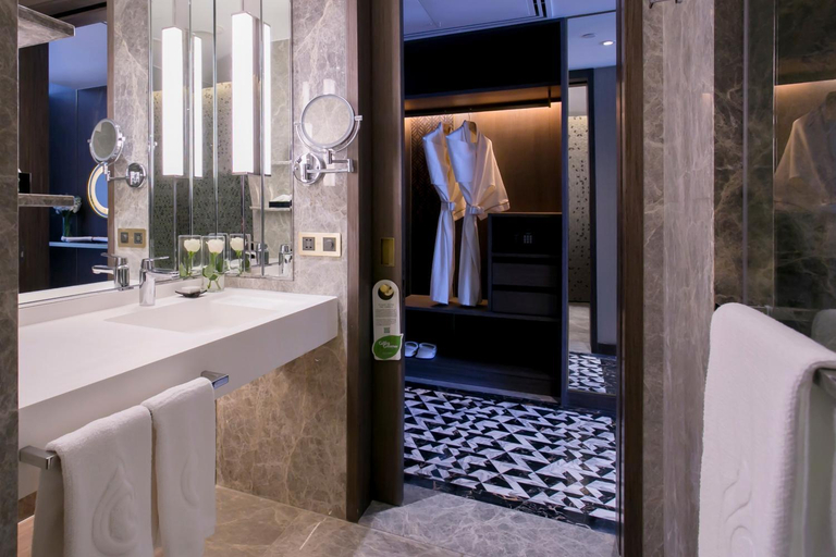 Bathroom 13