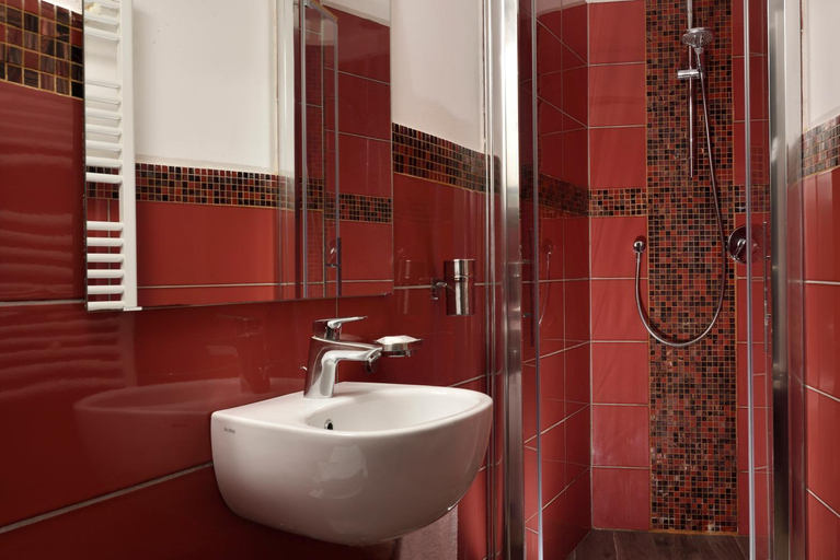 Bathroom 4, Sun House, Florence