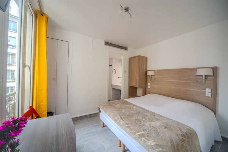 Others 2, Hôtel Crimée, Paris