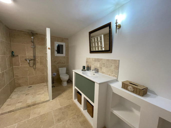 Bathroom 4, La Serre Des Mourgues, Gard