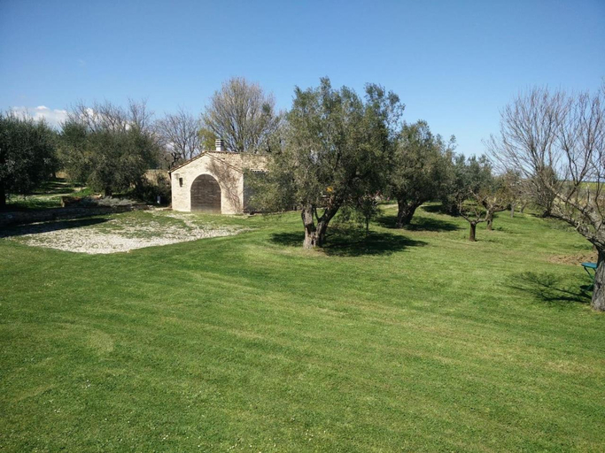 Others 4, Agriturismo Mondomini, Fermo