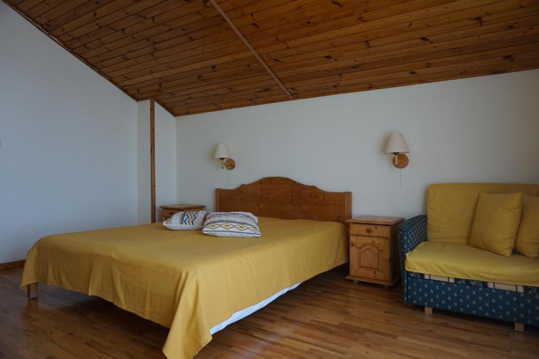 Bedroom 2, Margarita Hotel, Varna