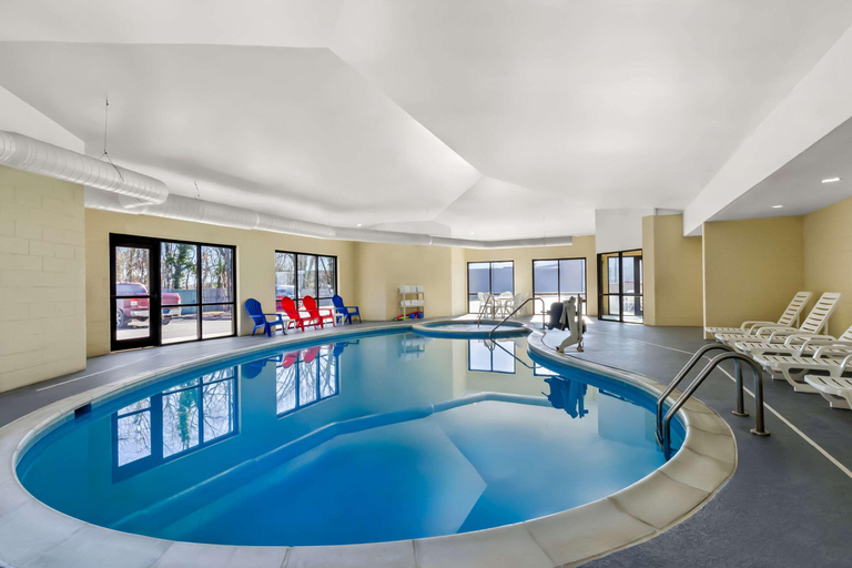 Sport & Beauty 5, Comfort Suites Salem-Roanoke I-81, Salem