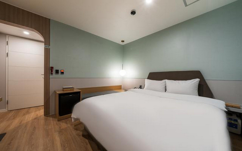 Bedroom 2, Geojedo Gohyeon High End Hotel, Geoje