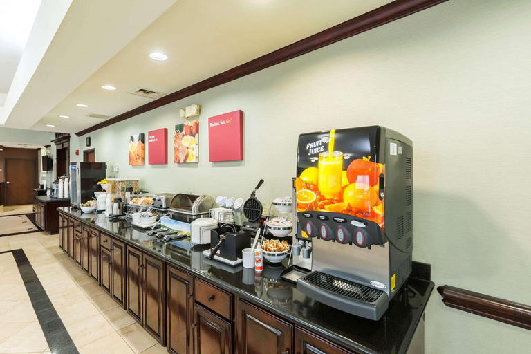 Food & Drinks 5, Comfort Suites Beaumont I-10, Jefferson