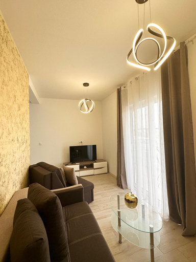 Others 2, Apartmens Xhenis Lux