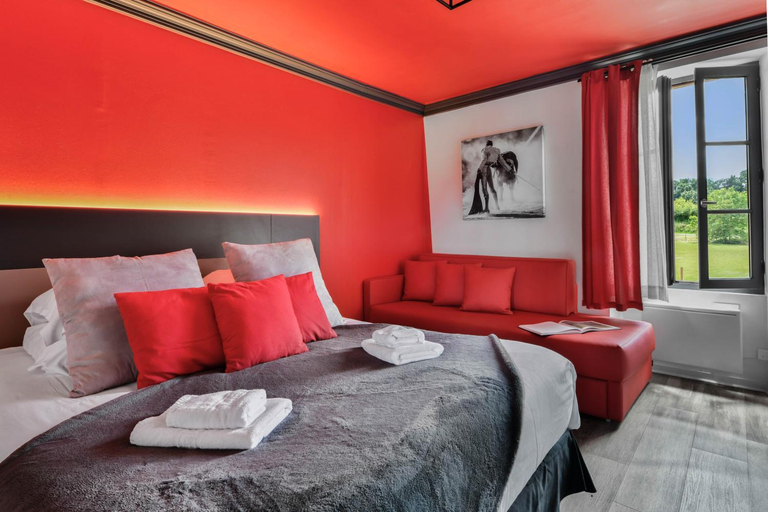 Bedroom 2, Logis Hotel & Restaurant - Auberge de Larressingle, Gers