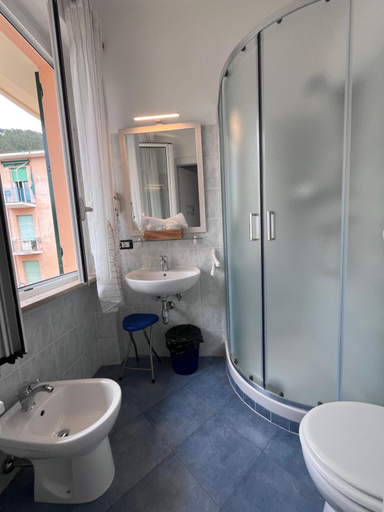 Bathroom 2, Affittacamere Il Veliero, La Spezia