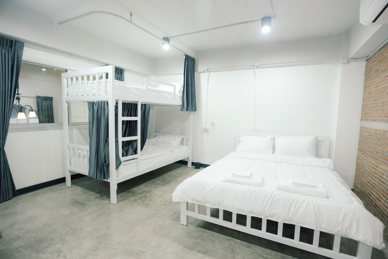 Bedroom 12