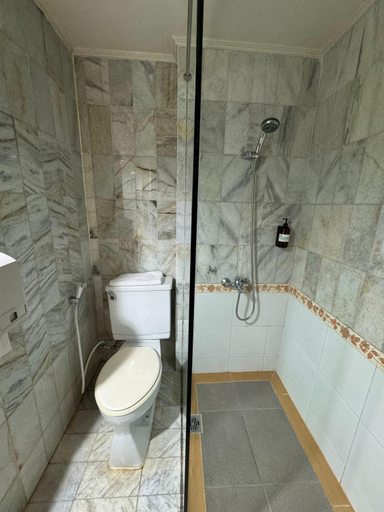 Bathroom 16