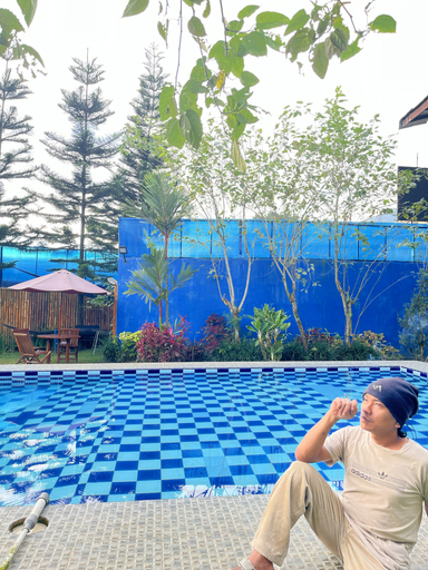 Swimming Pool 23