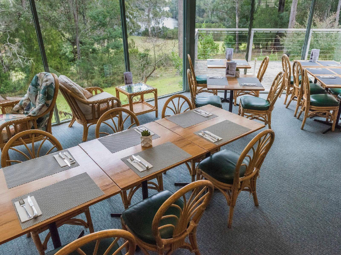 Food & Drinks 4, Gipsy Point Lodge, E. Gippsland - Orbost