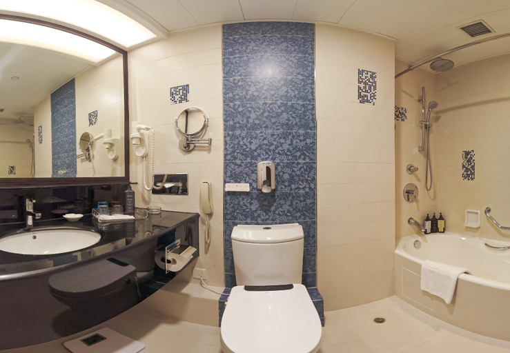 Bathroom 13