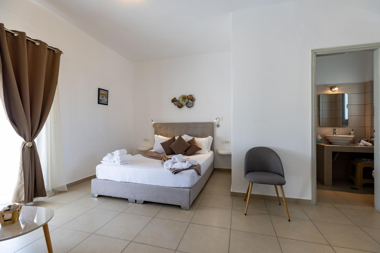Bedroom 2, Thiras Dolphin, South Aegean