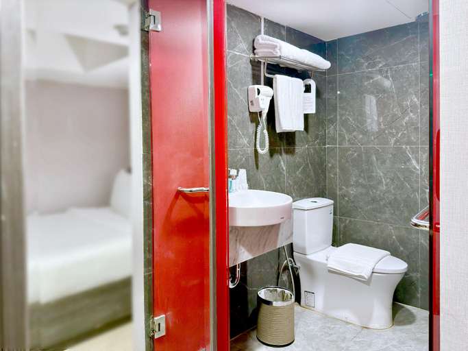 Bathroom 17