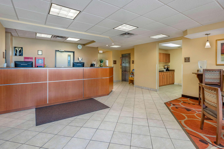 Public Area 2, Econo Lodge Inn & Suites Des Moines Fairgrounds Area, Polk
