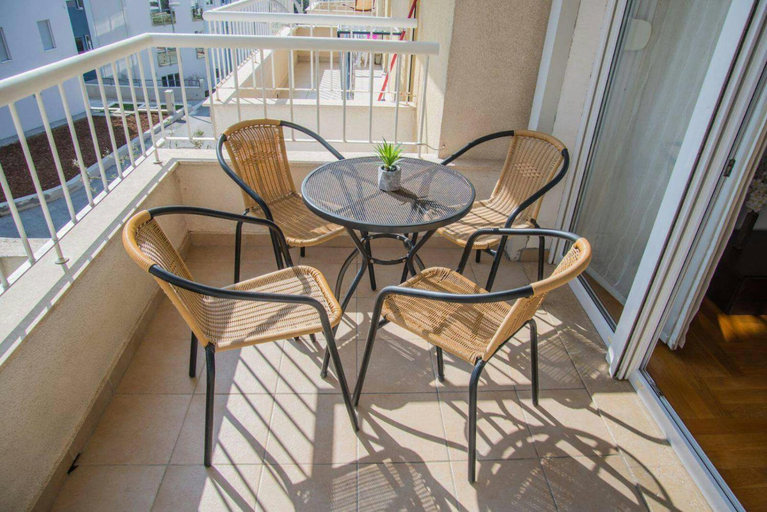 Others 5, Olea, Two-Bedroom Duplex Suite near Znjan Beach, Split