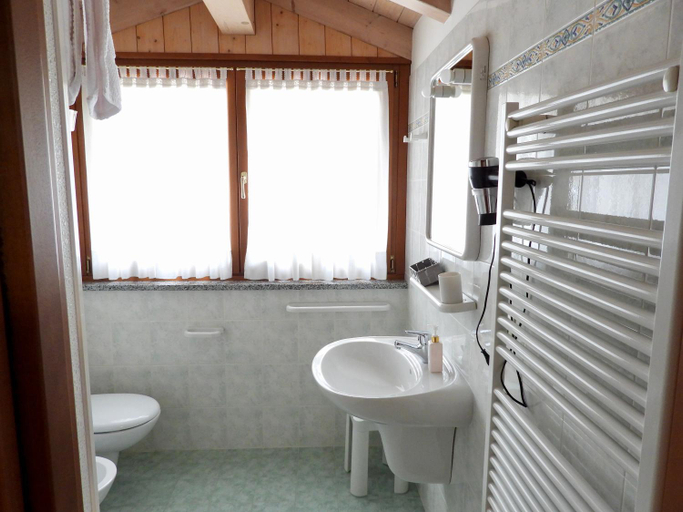Bathroom 3, Hotel Garni Maffei, Trento