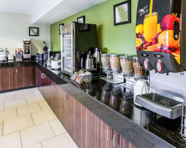 Food & Drinks 5, Sleep Inn & Suites Waccamaw Pines, Horry