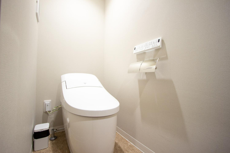Bathroom 3, Neo Field Nakasu, Fukuoka