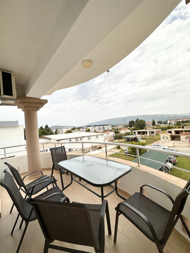 Others 4, Apartmens Xhenis Lux