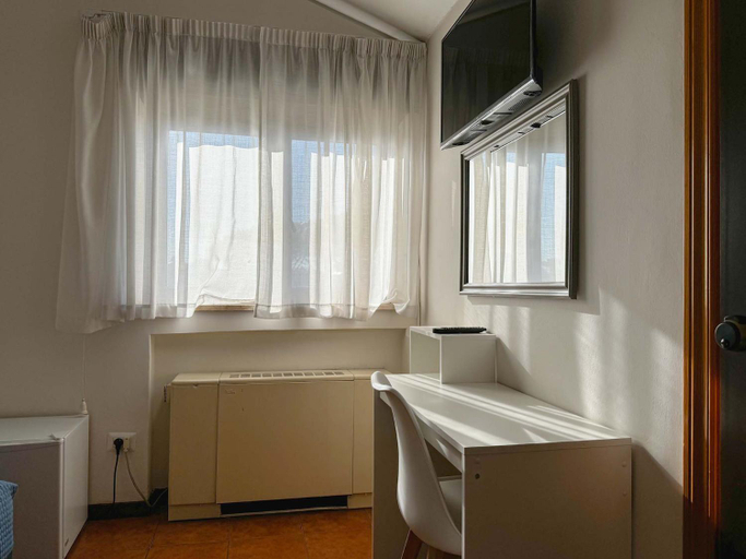 Bedroom 3, Oasi Santa Rosa, Rome