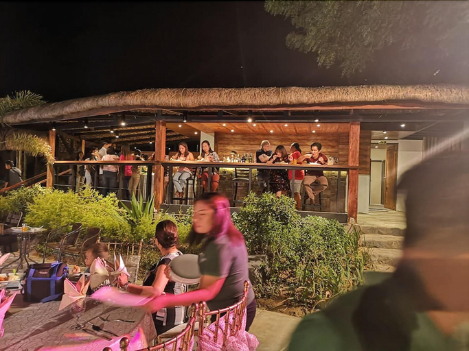 Food & Drinks 5, Bellagio Hills Hotel and Restaurant, Paoay Lake