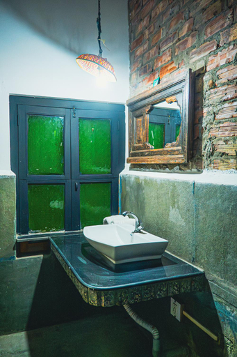 Bathroom 2, Open Road Hostel and Cafe, Jaisalmer