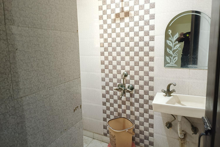 Bathroom 10