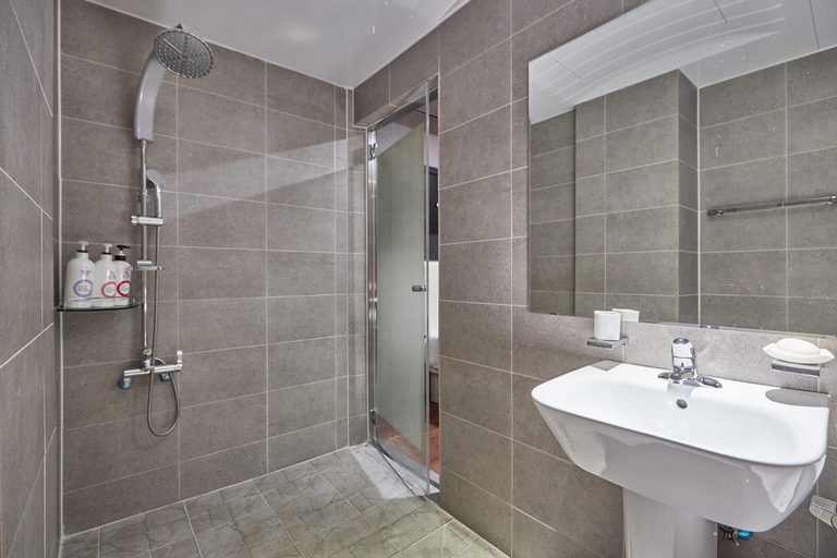 Bathroom 4, Bundang Yatap Hotel You and Me, Seongnam
