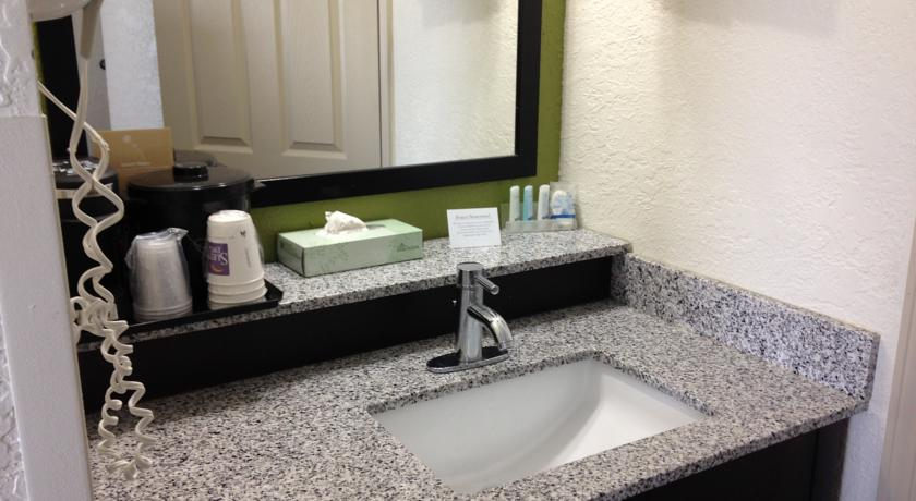 Bathroom, Sleep Inn & Suites Waccamaw Pines, Horry