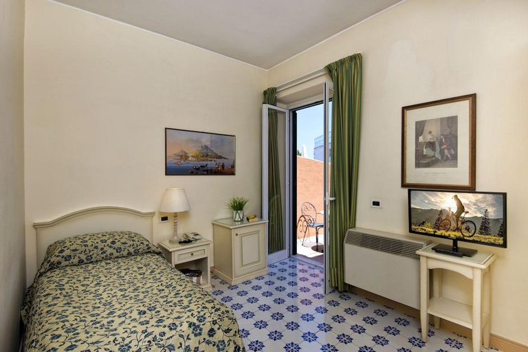 Bedroom 3, Hotel La Reginella Resort & Spa, Napoli