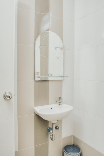 Bathroom 11
