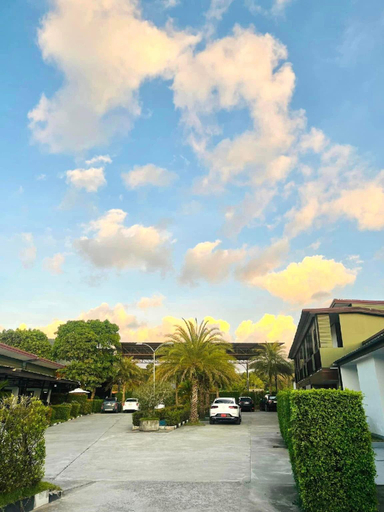 Exterior 11