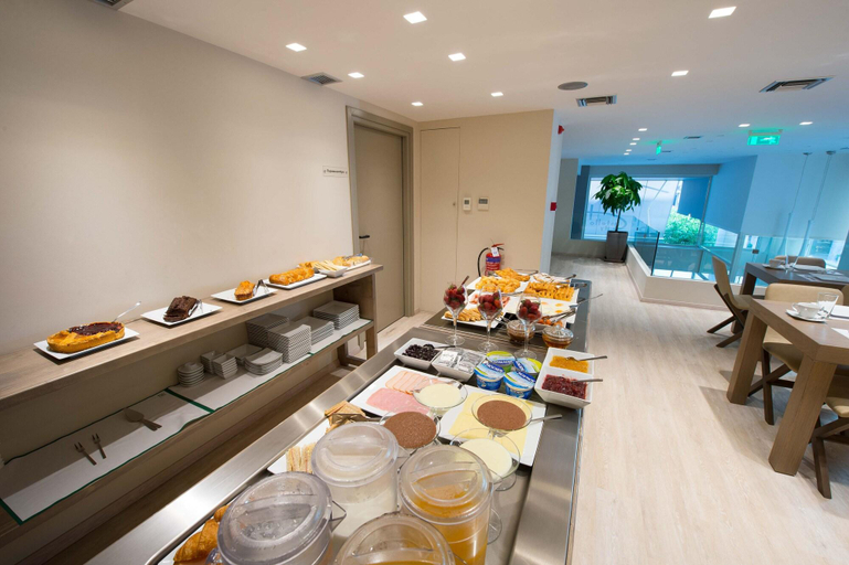 Food & Drinks 5, Castello City, West Greece
