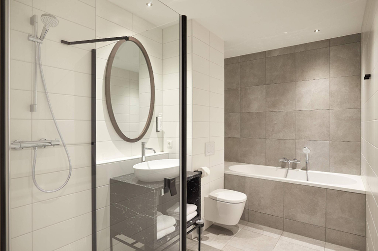 Bathroom 5, Corendon Urban Amsterdam Schiphol Airport, Haarlemmermeer