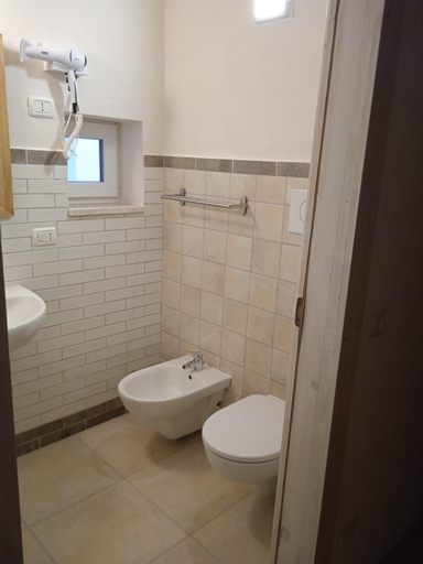 Bathroom 3, Lentisco B&B, Taranto