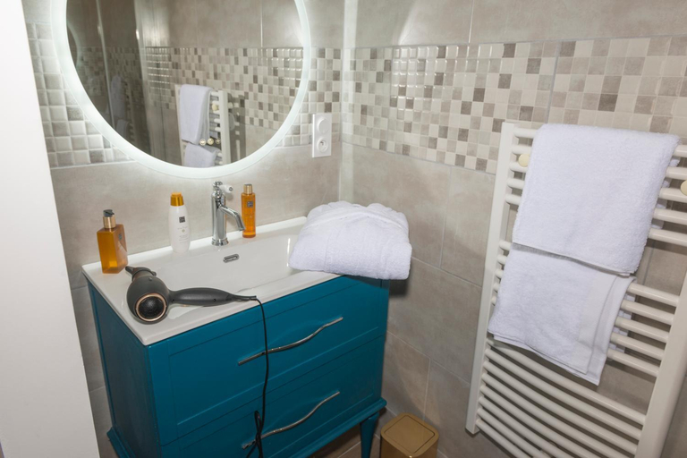 Shower, Le Domaine de Darvoy, Loiret